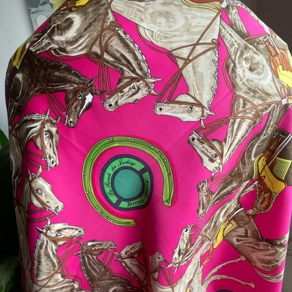 Hermès La Ronde Des Jockeys Silk Scarf. - Picture 3 of 16